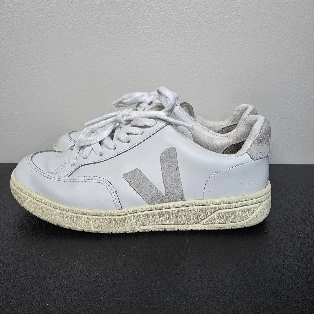 Veja Shoes Womens Size 5 White V-12 Leather Casual Walking‎ Athletic Sneakers